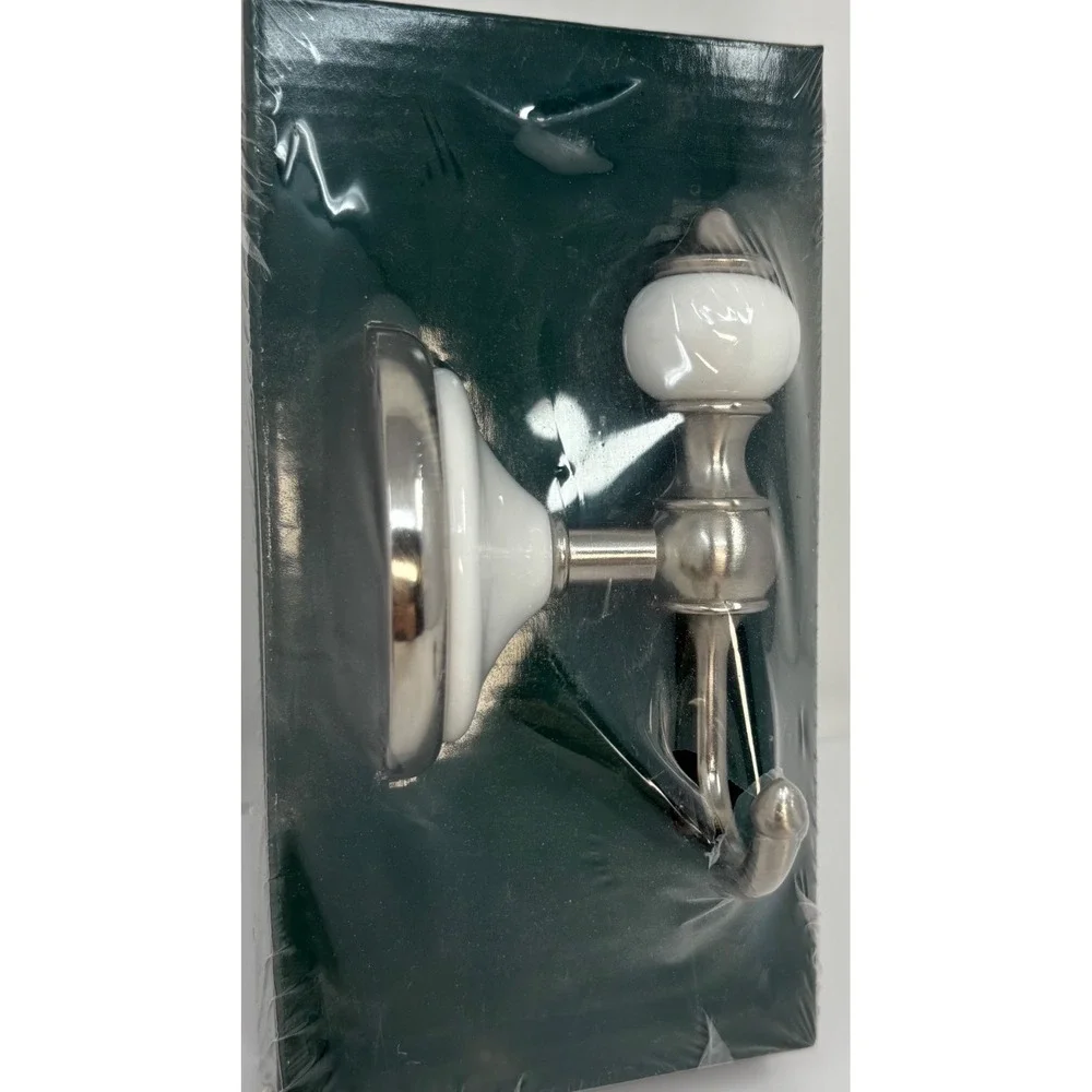 VTG Liberty Hardware Alexandria Robe Hook Satin Nickel White Ceramic 62315SN NOS